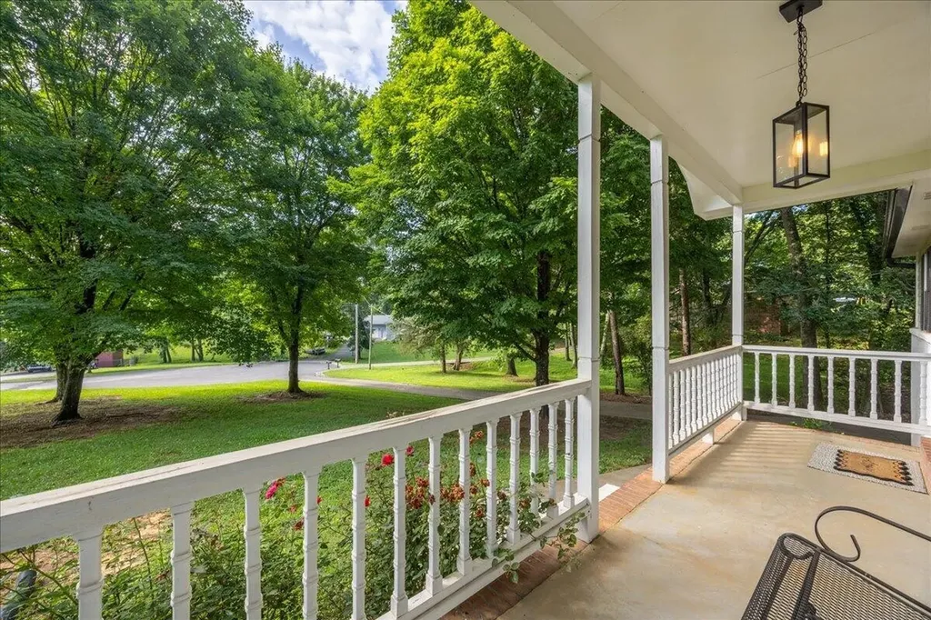 860 Anchor Drive Lenoir City TN 37771