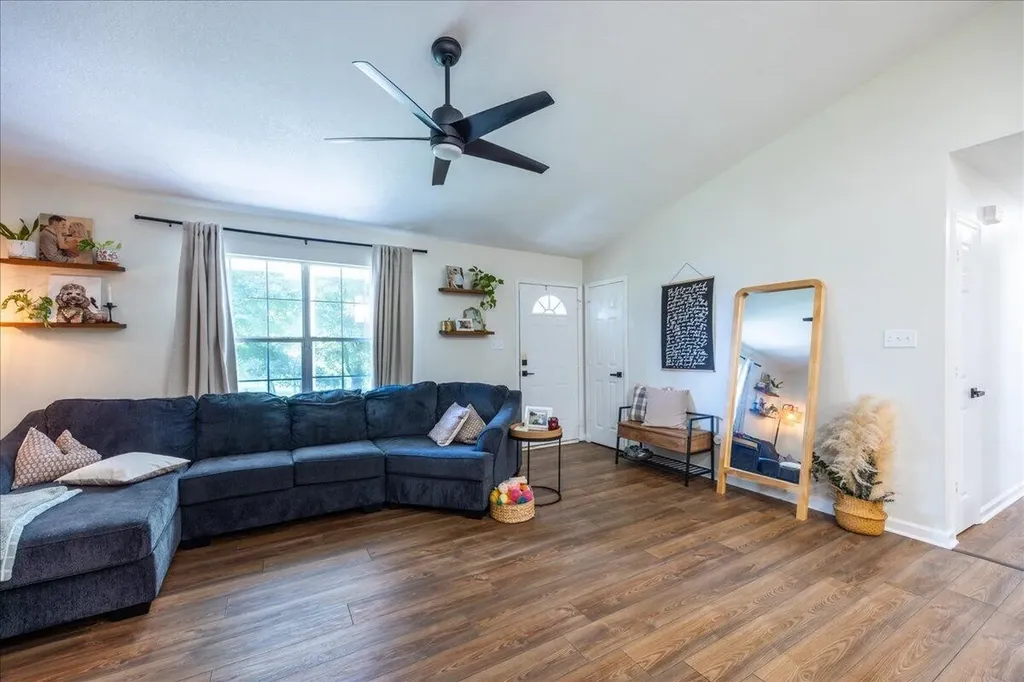 860 Anchor Drive Lenoir City TN 37771