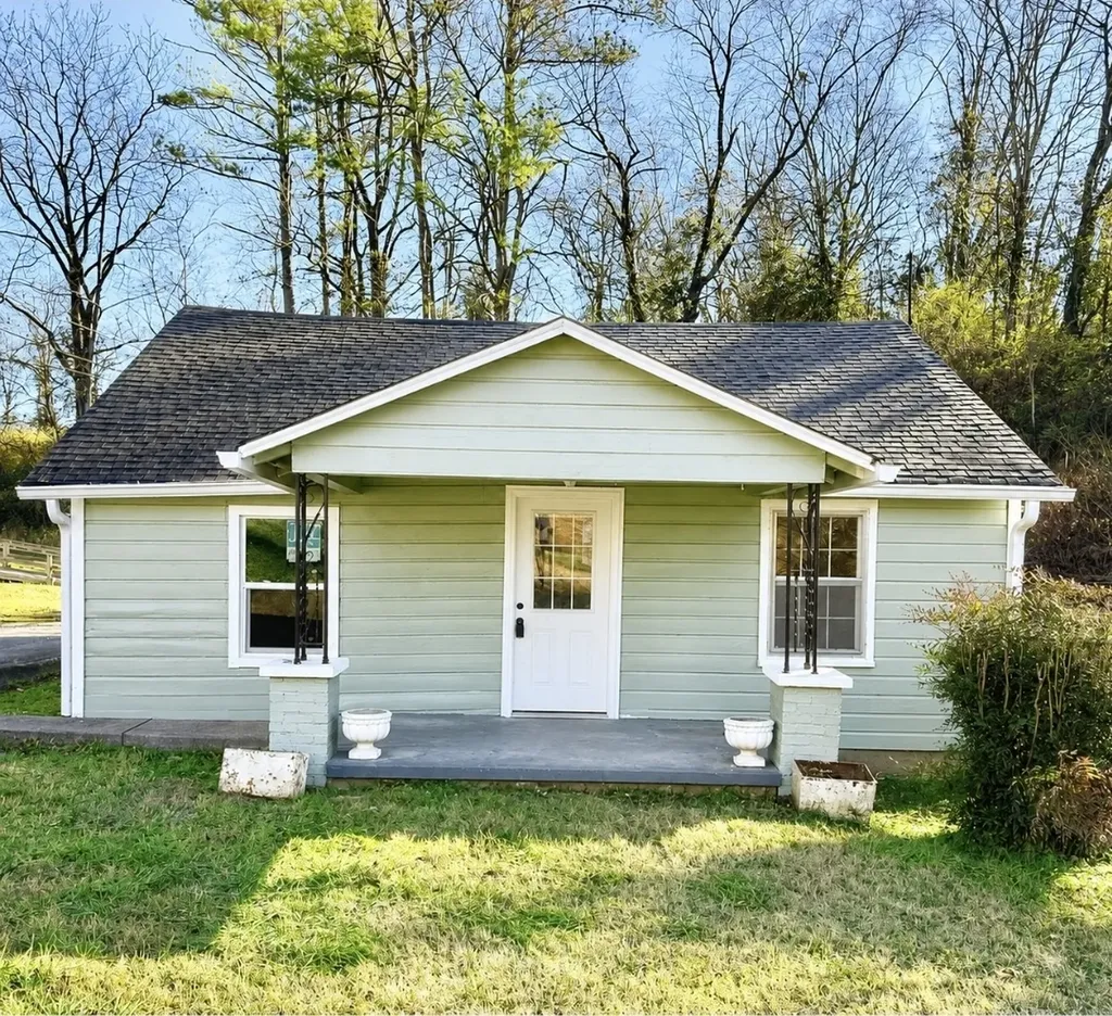 833 Cumberland Drive Clarksville TN 37040