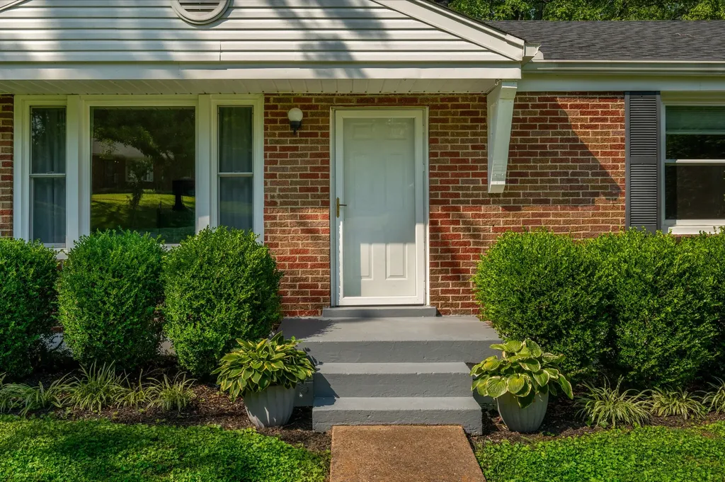 2437 Vale Lane Nashville TN 37214