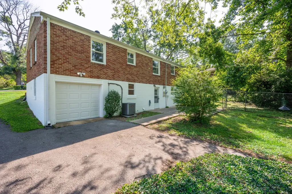 2437 Vale Lane Nashville TN 37214