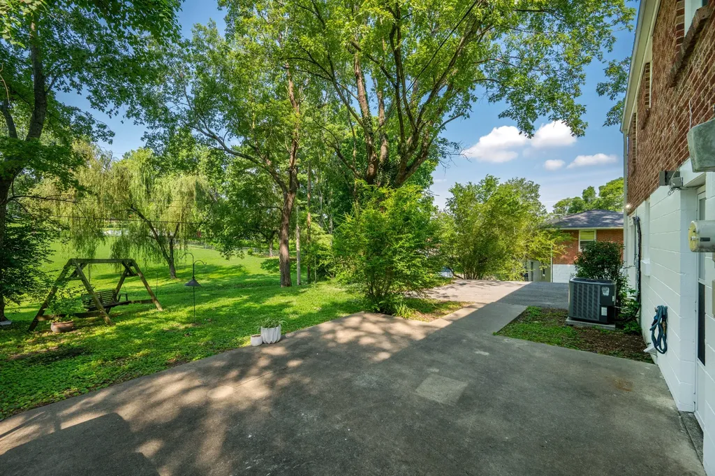 2437 Vale Lane Nashville TN 37214
