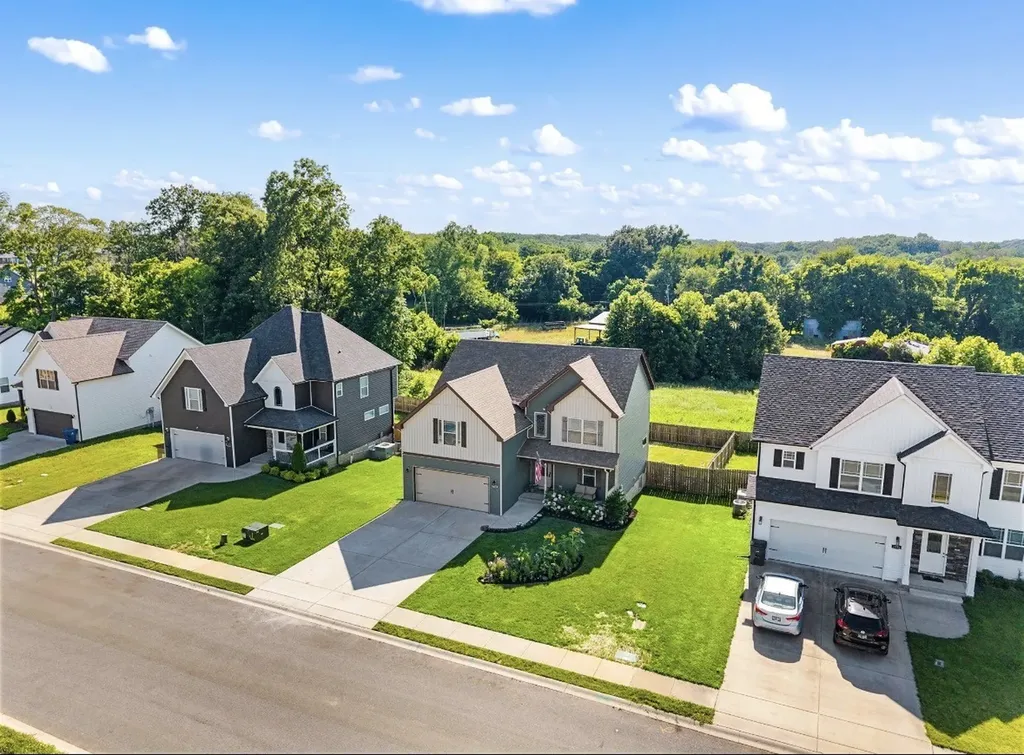 1328 Sussex Drive Clarksville TN 37042