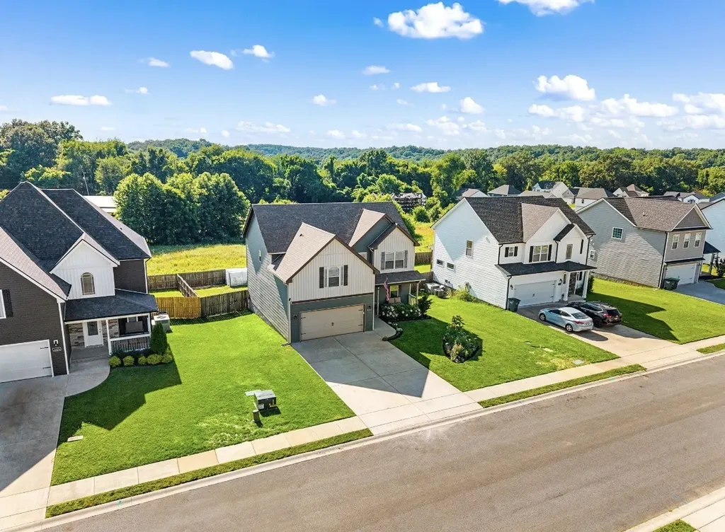1328 Sussex Drive Clarksville TN 37042