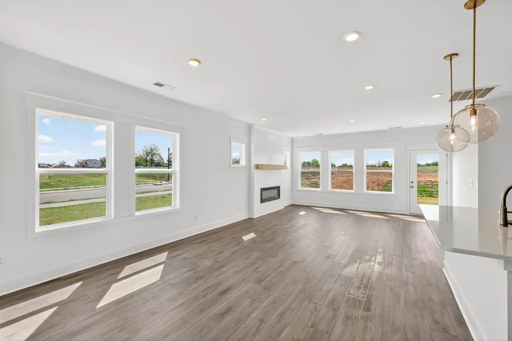 3296 Ventura Avenue White House TN 37188