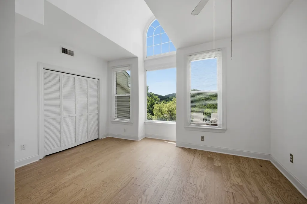 332 Ardsley Place Nashville TN 37215