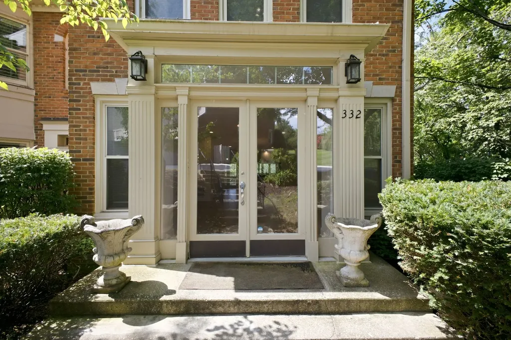 332 Ardsley Place Nashville TN 37215