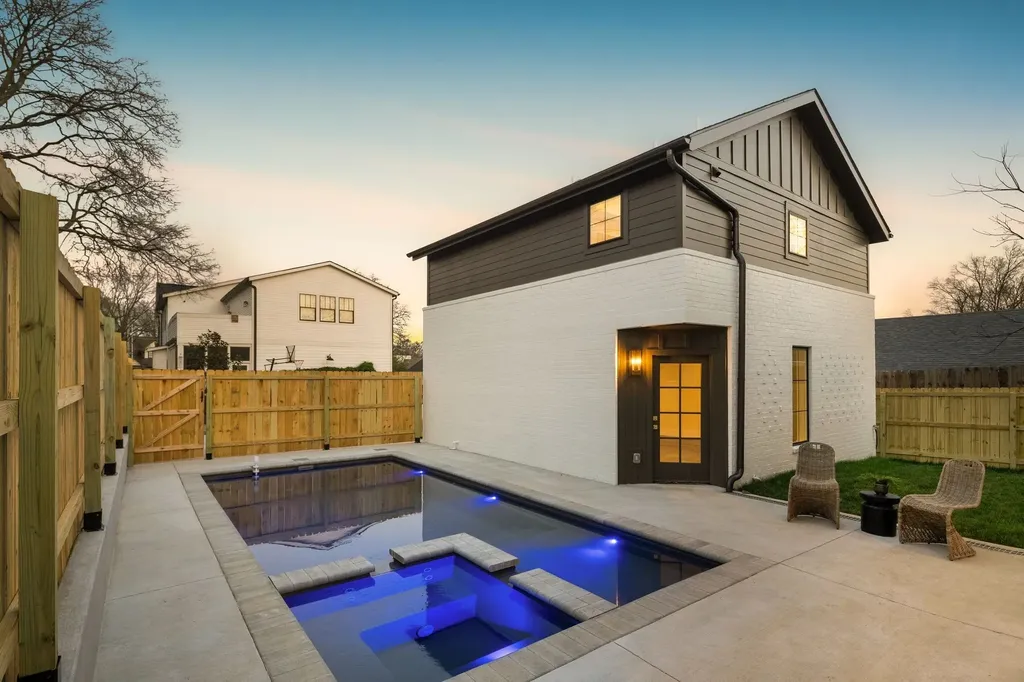 136 39th Ave, NE Nashville TN 37209