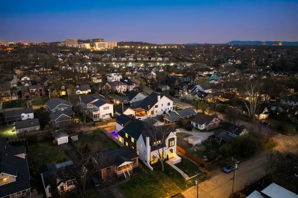 136 39th Ave, NE Nashville TN 37209