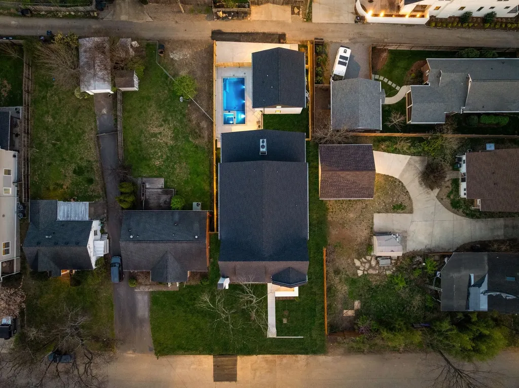 136 39th Ave, NE Nashville TN 37209