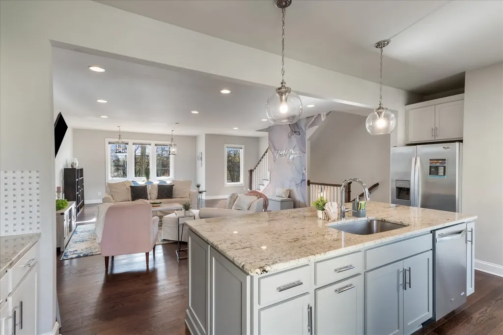 731 Douglas Avenue Nashville TN 37207