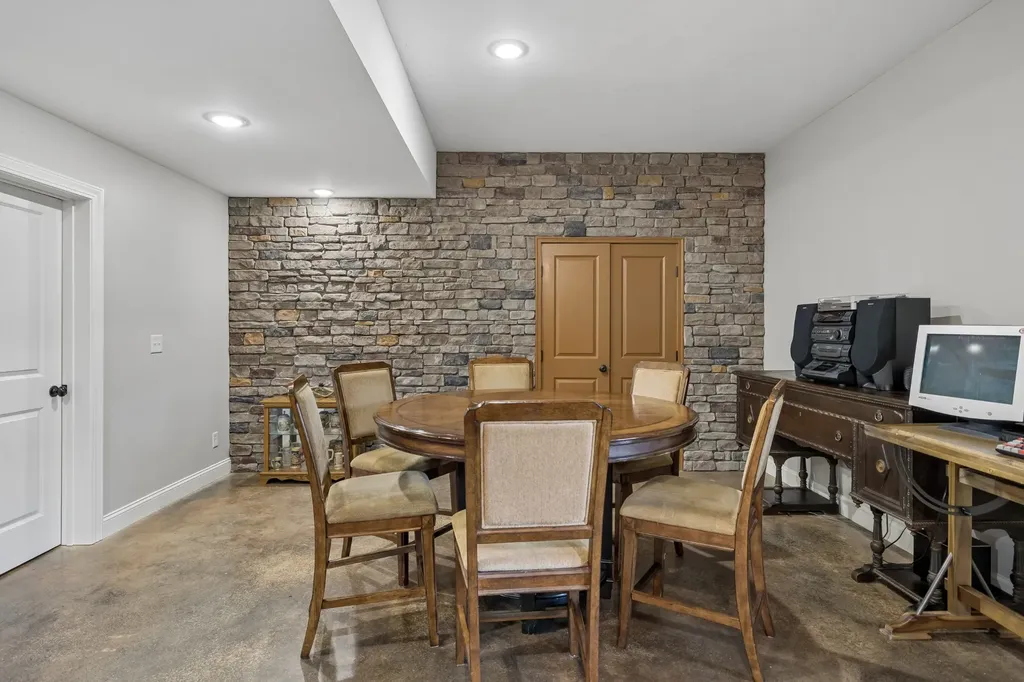 7 Shenandoah Circle Carthage TN 37030