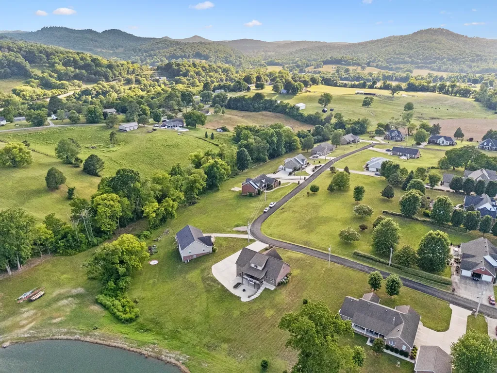 7 Shenandoah Circle Carthage TN 37030
