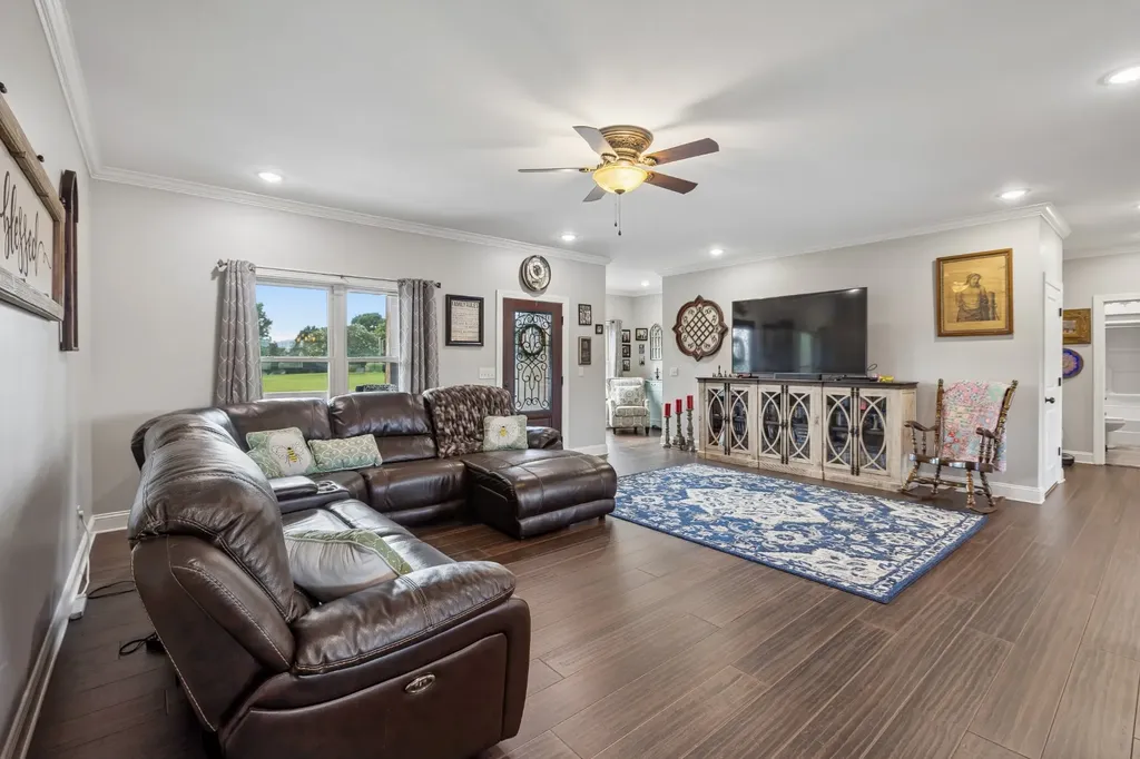 7 Shenandoah Circle Carthage TN 37030