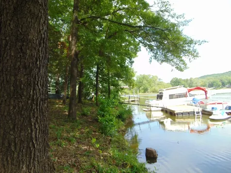 1 Beech Creek Loop Clifton TN 38425