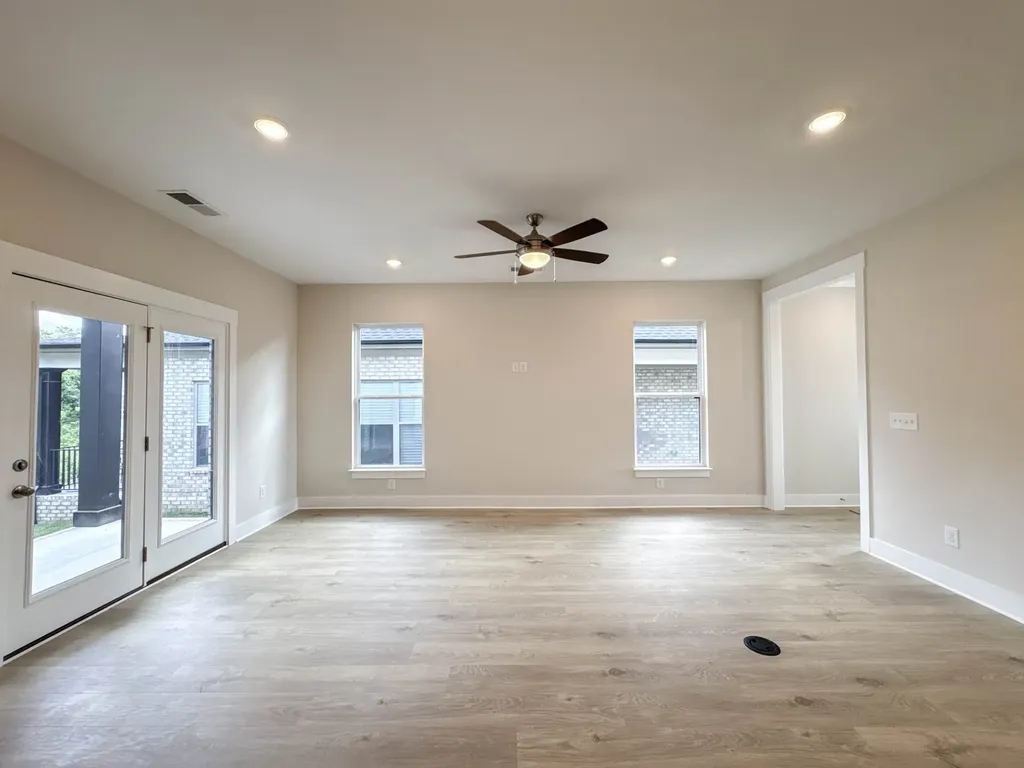 2015 Horseshoe Circle Gallatin TN 37066