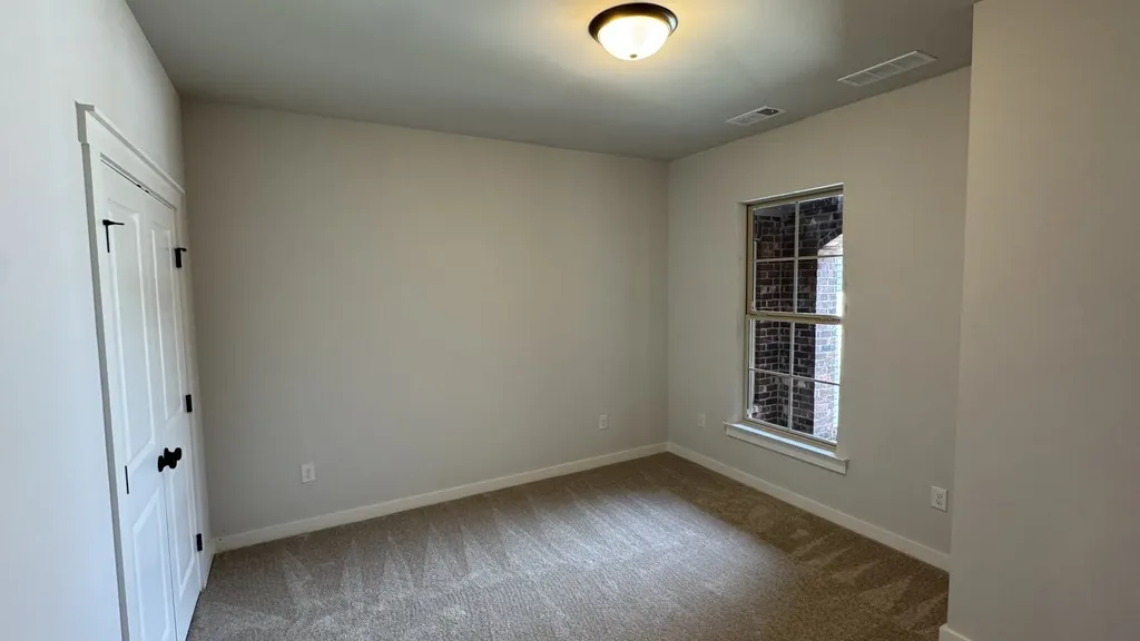 492 W Foxrun Springfield TN 37172