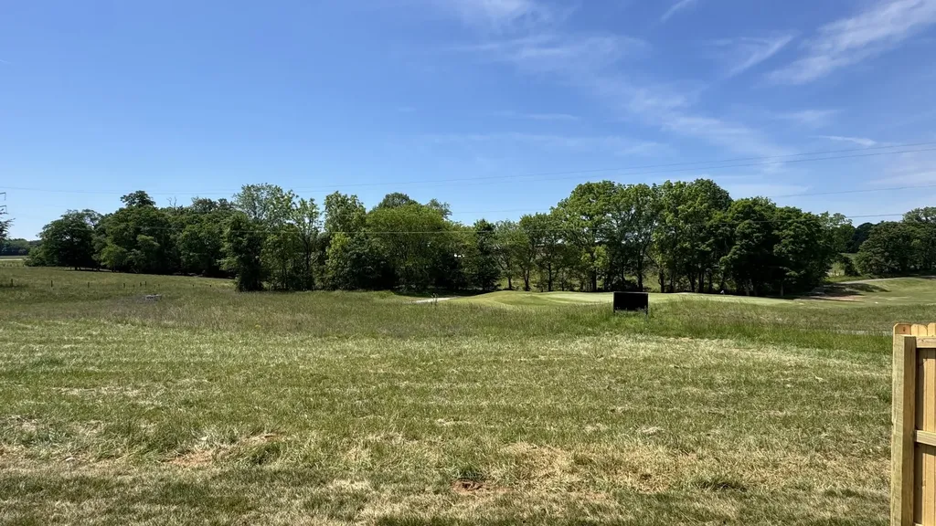 492 W Foxrun Springfield TN 37172
