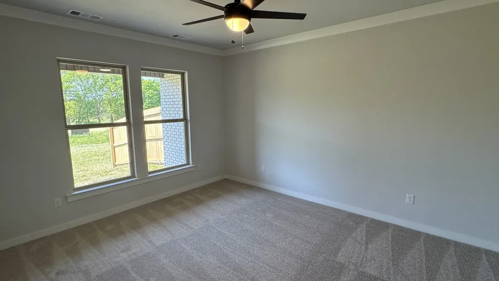 492 W Foxrun Springfield TN 37172