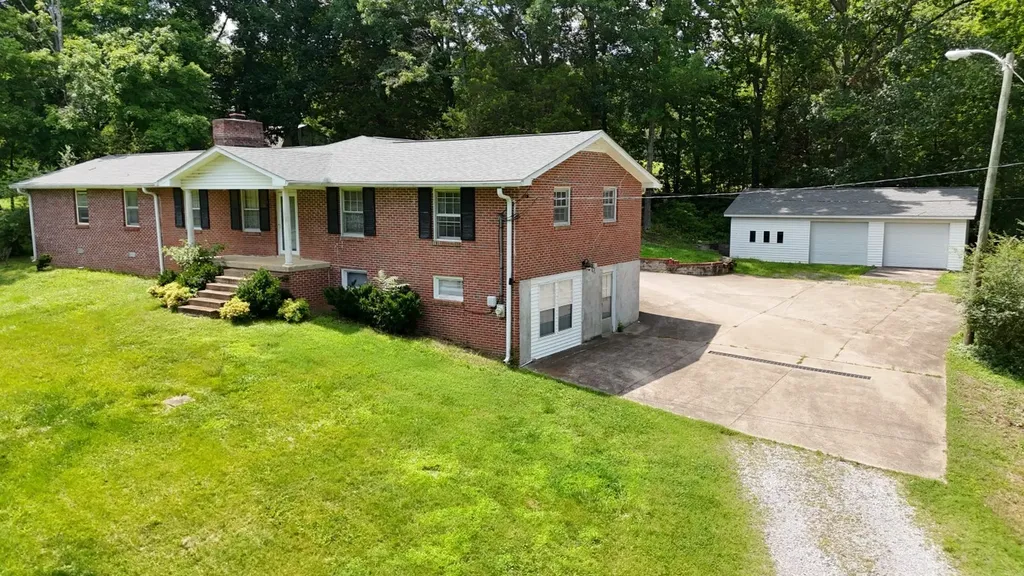3325 Freeman Hollow Road Goodlettsville TN 37072
