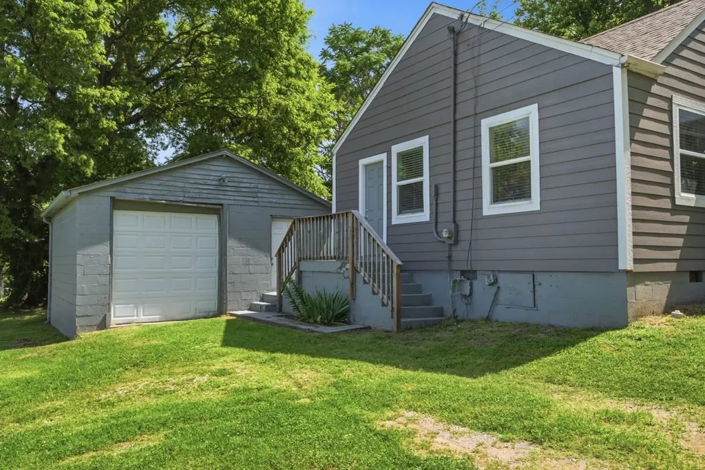 80 Peachtree Street Nashville TN 37210