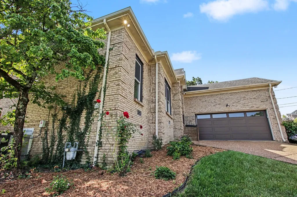 729 Woodland Way Nashville TN 37209
