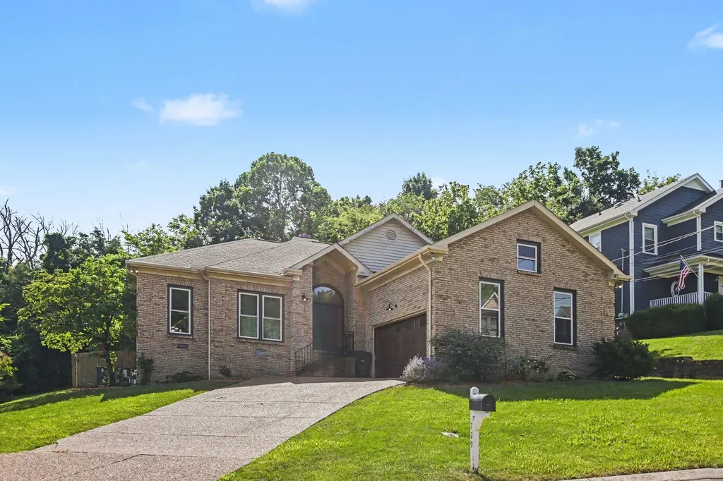 729 Woodland Way Nashville TN 37209