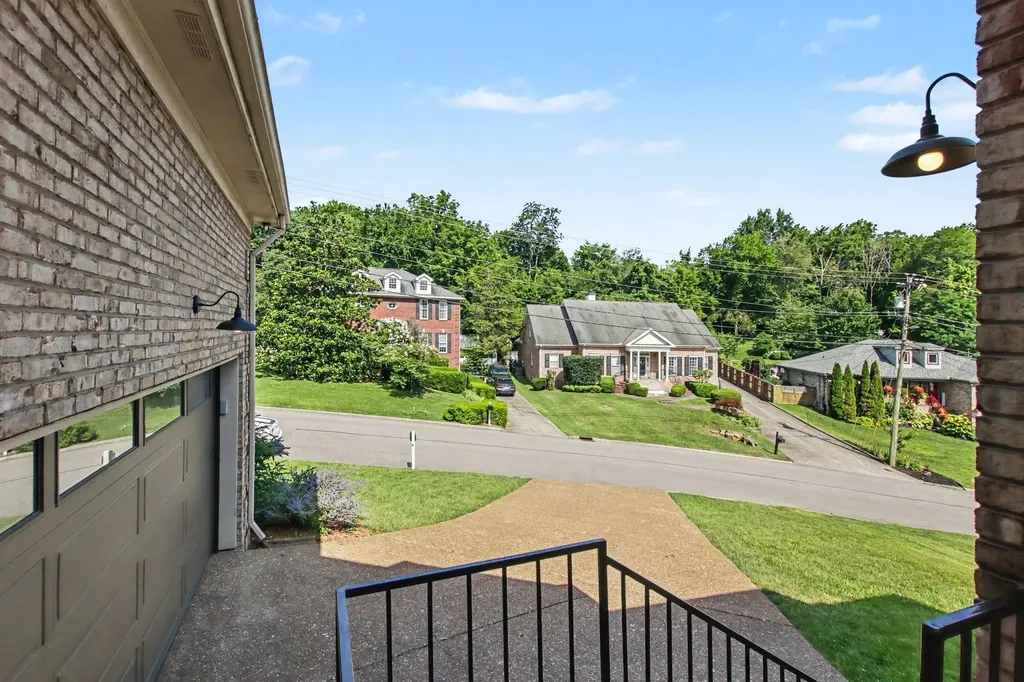 729 Woodland Way Nashville TN 37209