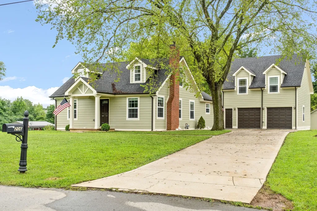 206 E Street Clarksville TN 37042