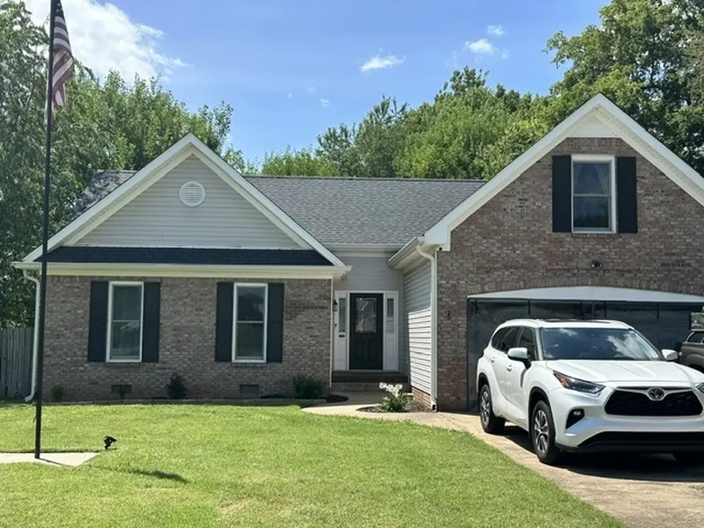 4004 New Grange Circle Clarksville TN 37040