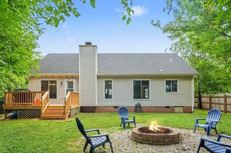 4004 New Grange Circle Clarksville TN 37040