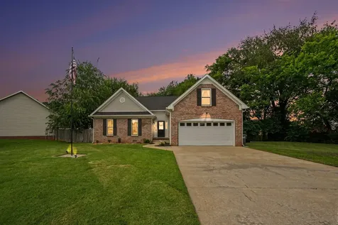 4004 New Grange Circle Clarksville TN 37040