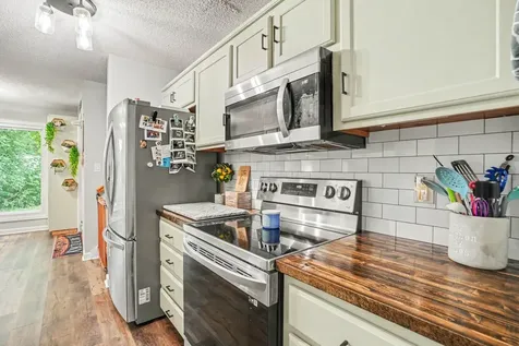 4004 New Grange Circle Clarksville TN 37040