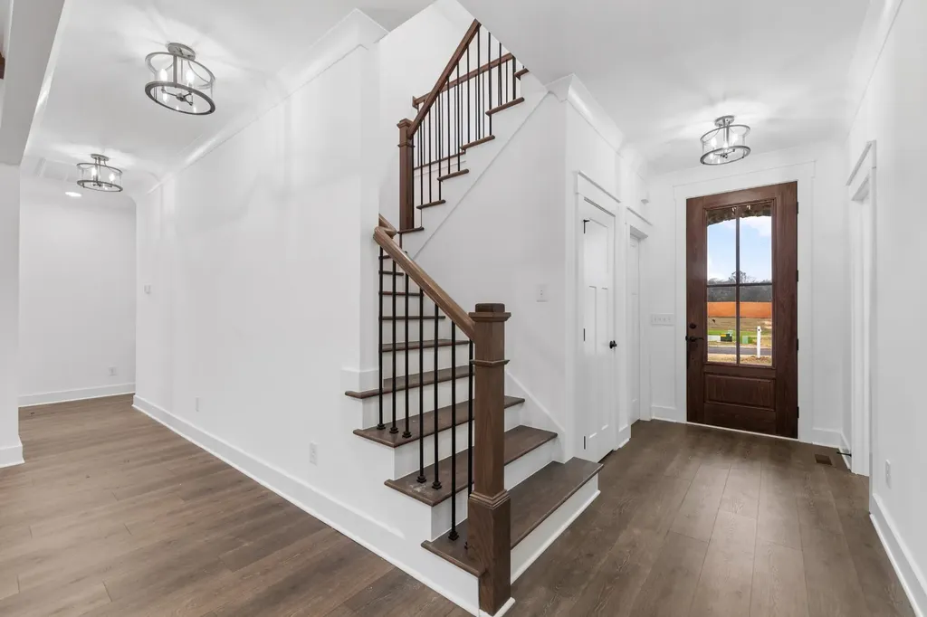 1091 Peyton Place Columbia TN 38401