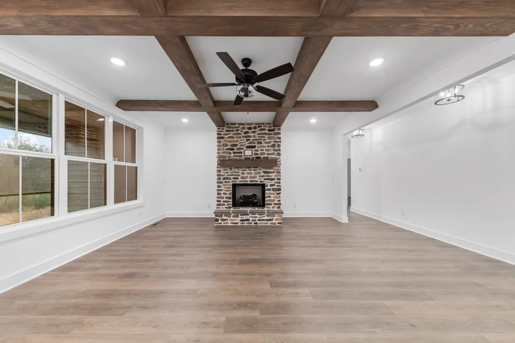 1091 Peyton Place Columbia TN 38401