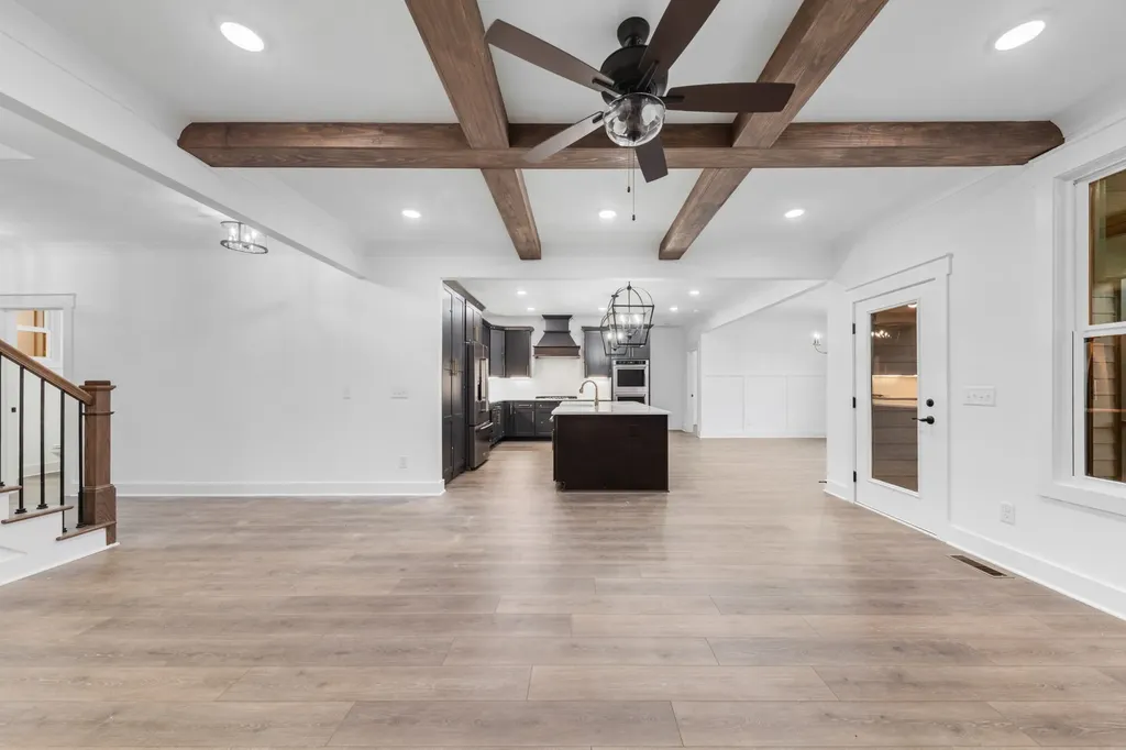 1091 Peyton Place Columbia TN 38401