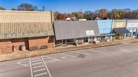 110 W Gallatin St, W Adairville KY 42202