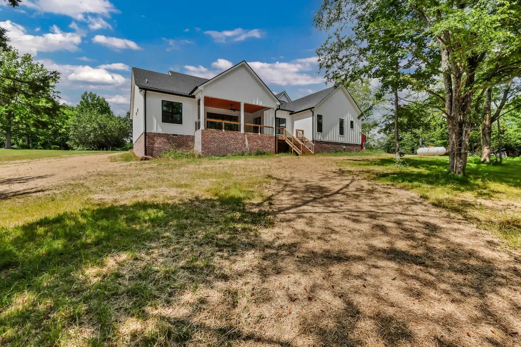 2660 Jarrell Ridge Road Clarksville TN 37043