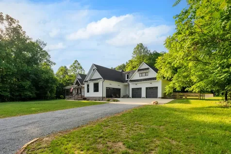 2133 Bear Creek Road Collinwood TN 38450