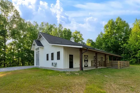 2133 Bear Creek Road Collinwood TN 38450