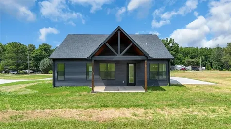 1521 Smartt Station Road Morrison TN 37357