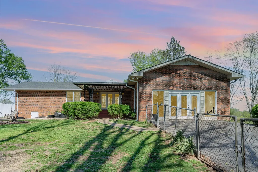 1075 Batson Mill Road Charlotte TN 37036
