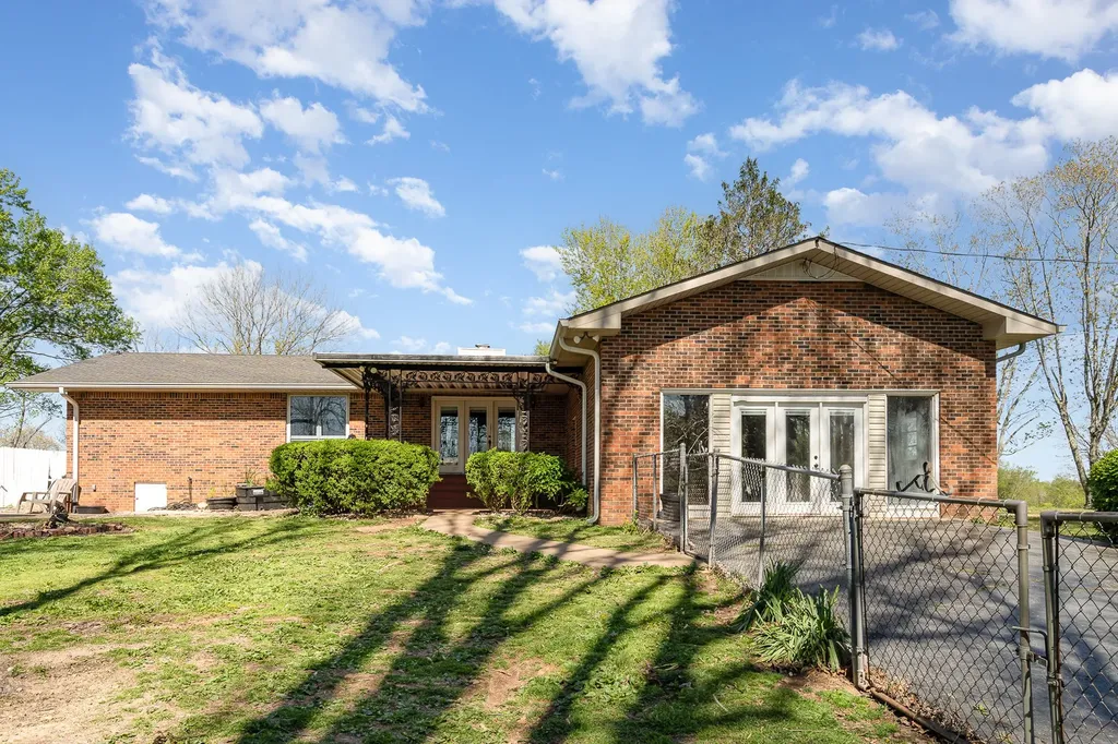 1075 Batson Mill Road Charlotte TN 37036