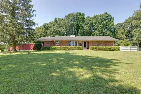 1075 Batson Mill Road Charlotte TN 37036