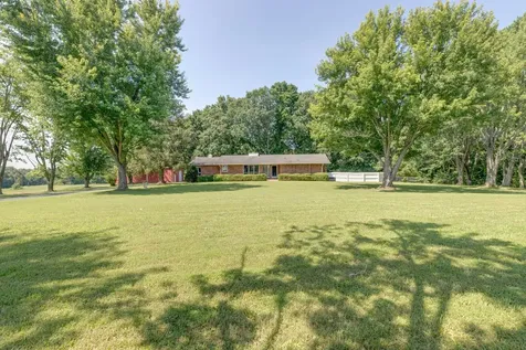 1075 Batson Mill Road Charlotte TN 37036