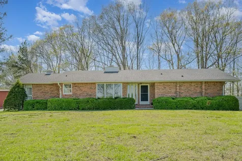 1075 Batson Mill Road Charlotte TN 37036