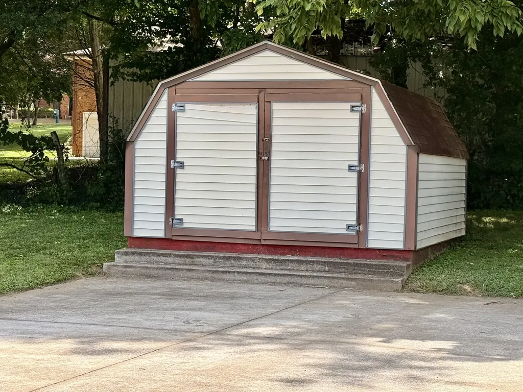 107 Winston Court Clarksville TN 37042