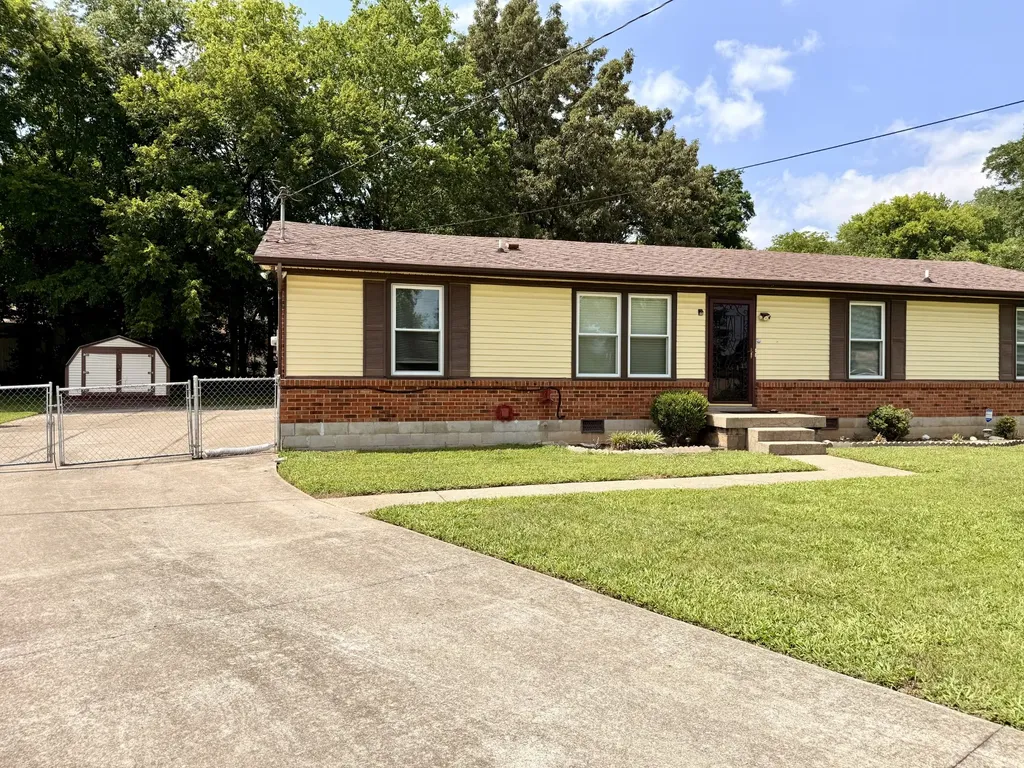 107 Winston Court Clarksville TN 37042