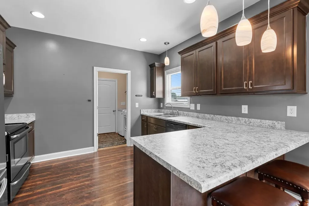 1976 Normandy Drive Columbia TN 38401