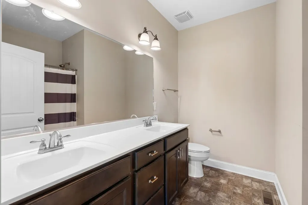 1976 Normandy Drive Columbia TN 38401